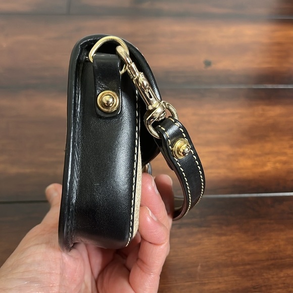 Dooney & Bourke Fabric and Leather Wristlet Clutch Coin Purse Buckle - Picture 5 of 15